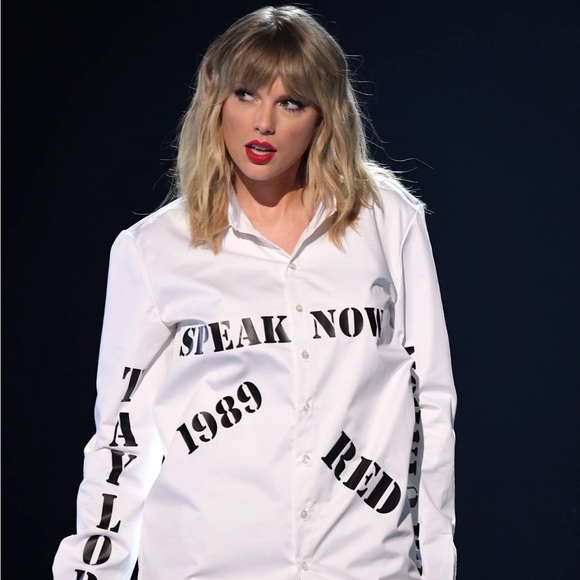 Taylor Swift Tops - LAST CALL‼️Taylor Swift AMAs Shirt GETTING DONATED TOMORROW